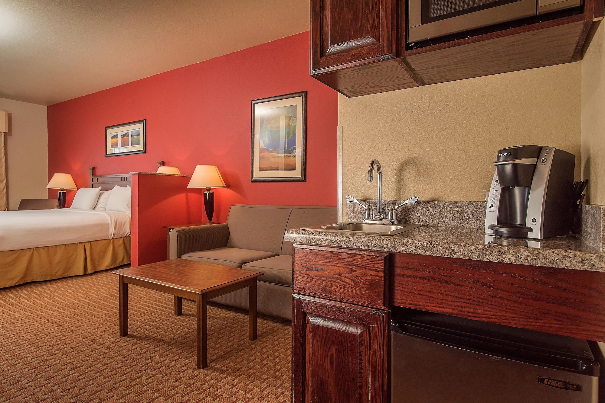 Baymont Inn & Suites By Wyndham סטרגיס מראה חיצוני תמונה