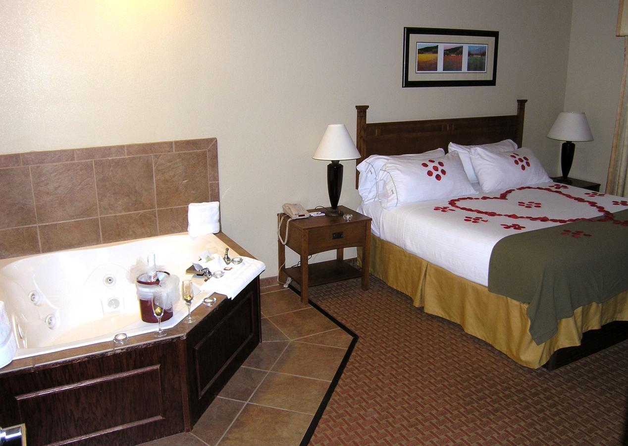 Baymont Inn & Suites By Wyndham סטרגיס מראה חיצוני תמונה