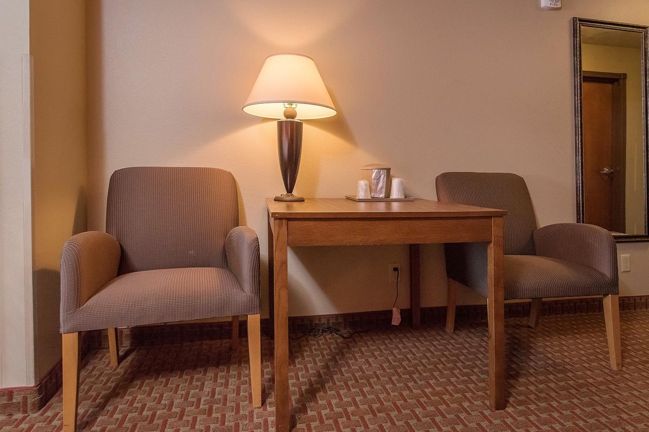 Baymont Inn & Suites By Wyndham סטרגיס מראה חיצוני תמונה