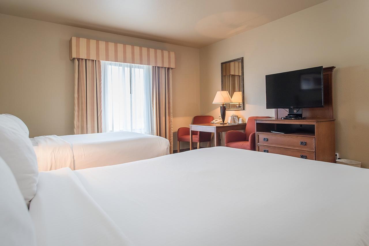 Baymont Inn & Suites By Wyndham סטרגיס מראה חיצוני תמונה
