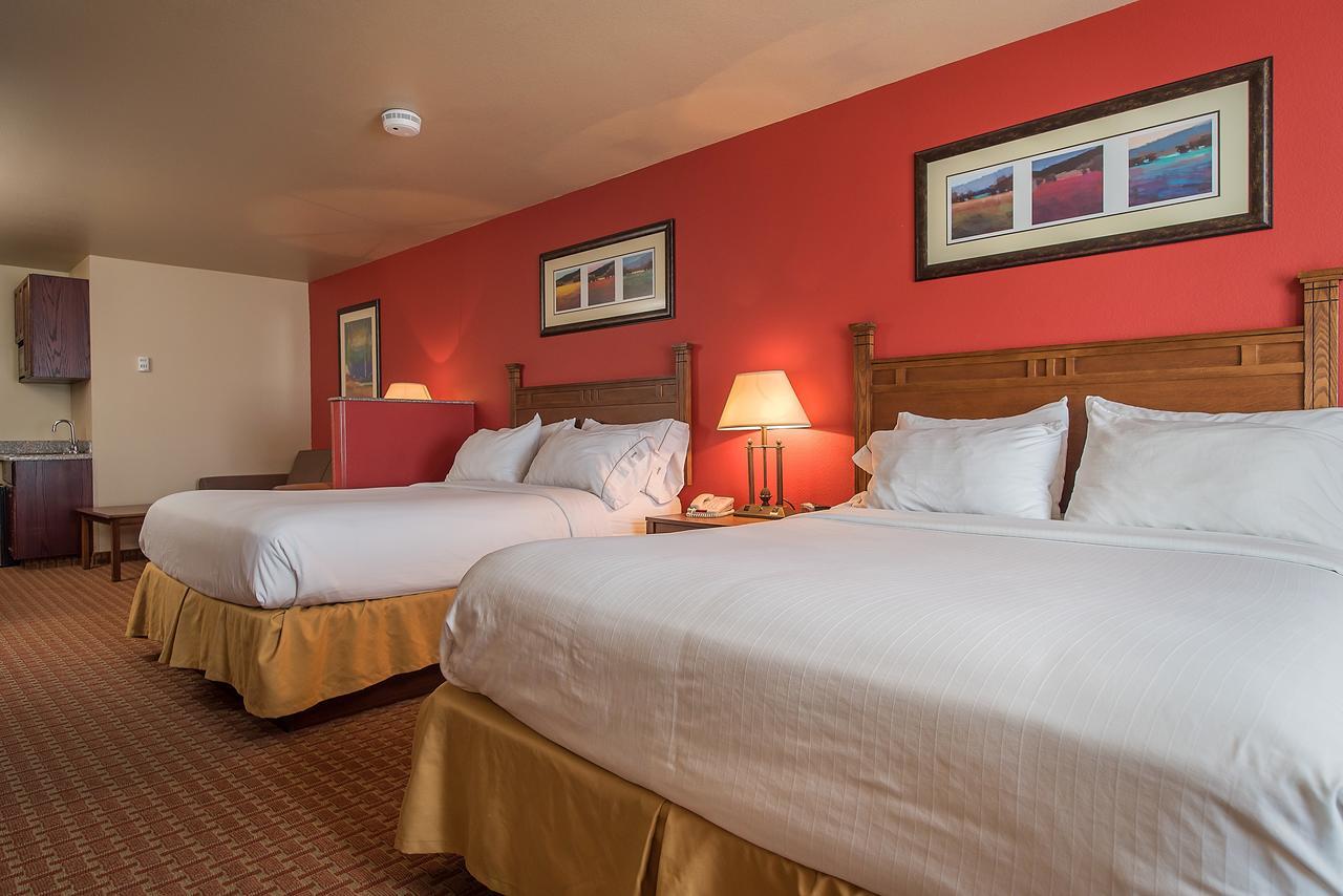 Baymont Inn & Suites By Wyndham סטרגיס מראה חיצוני תמונה