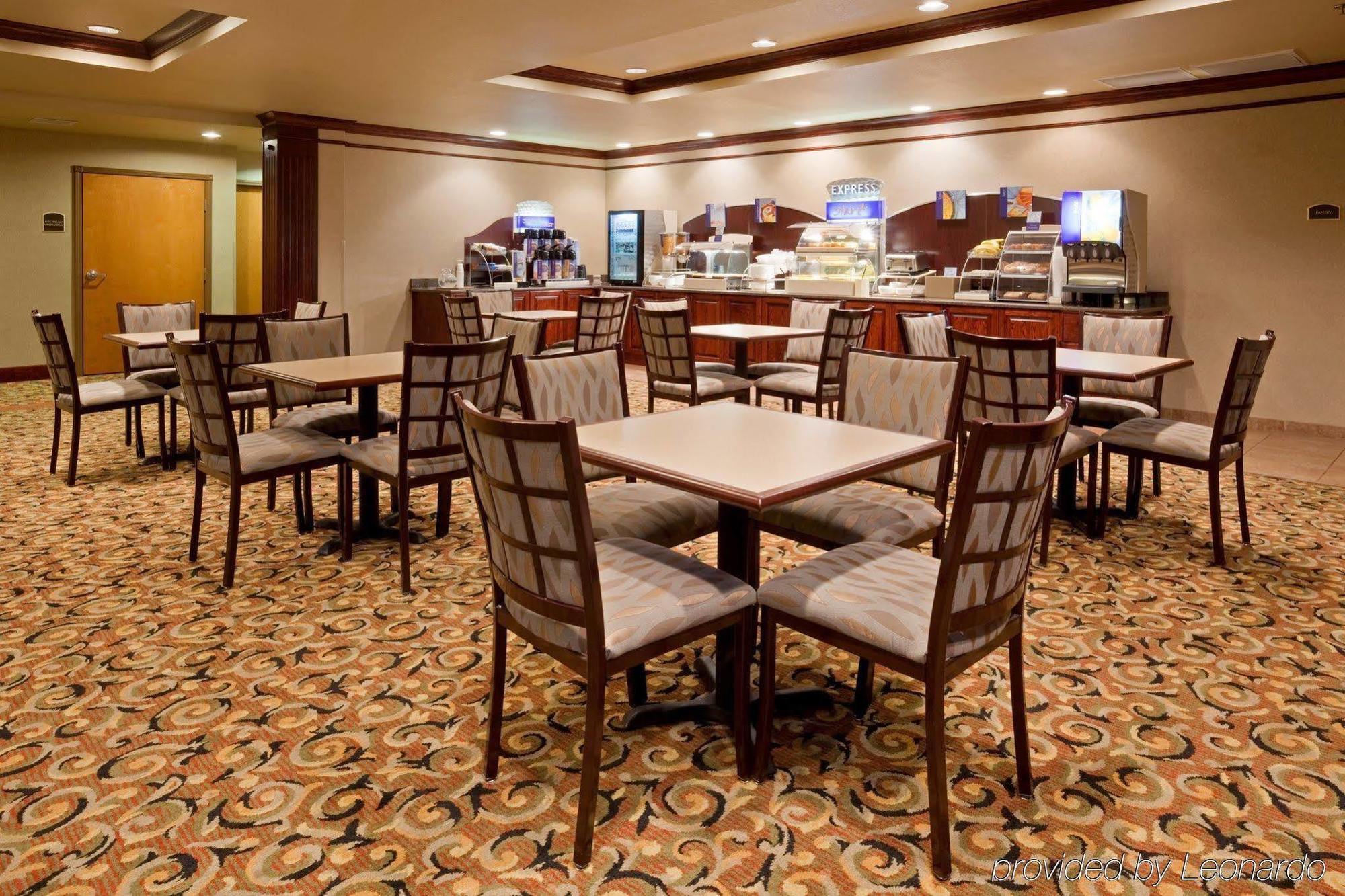 Baymont Inn & Suites By Wyndham סטרגיס מסעדה תמונה