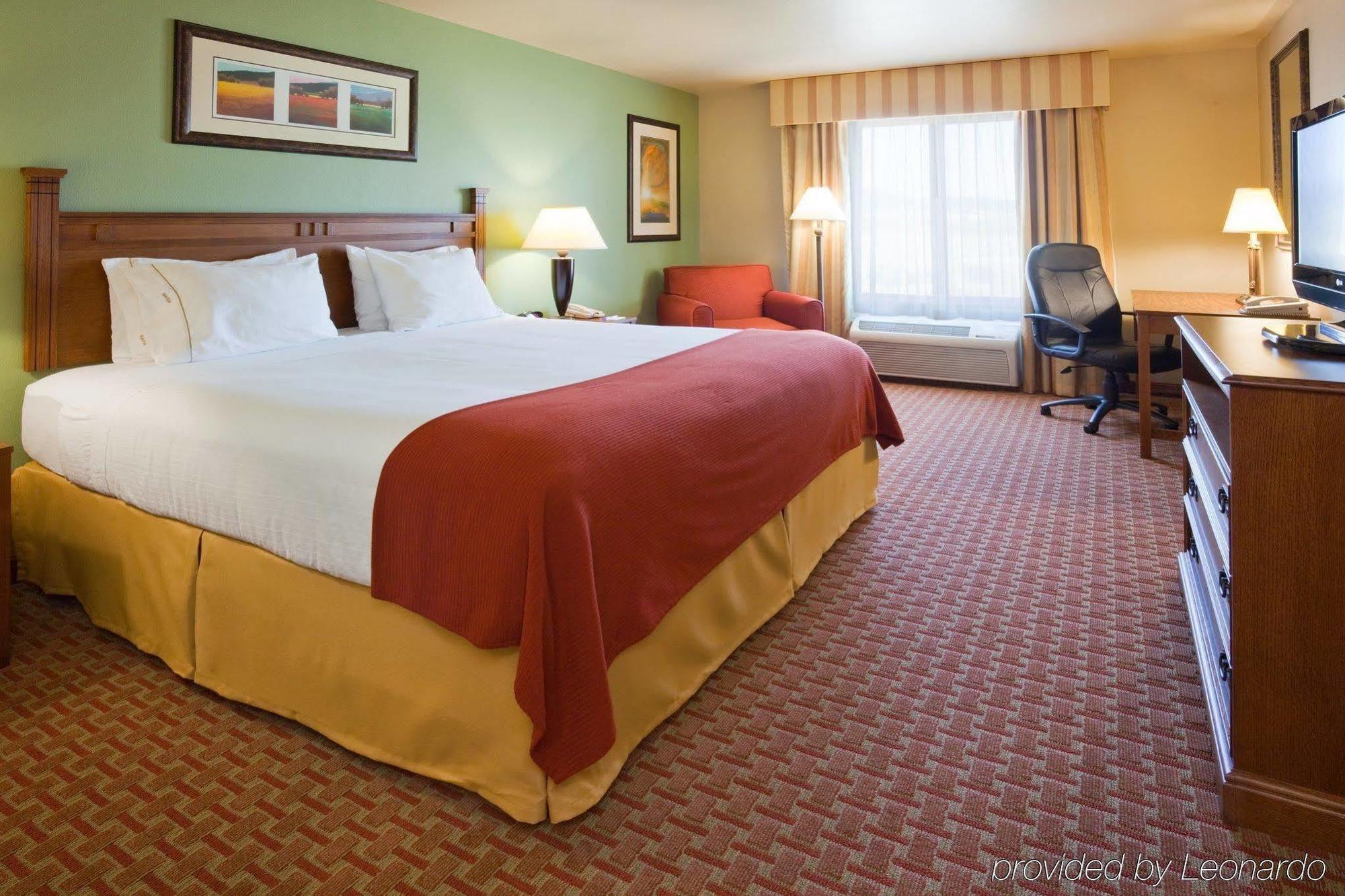 Baymont Inn & Suites By Wyndham סטרגיס מראה חיצוני תמונה