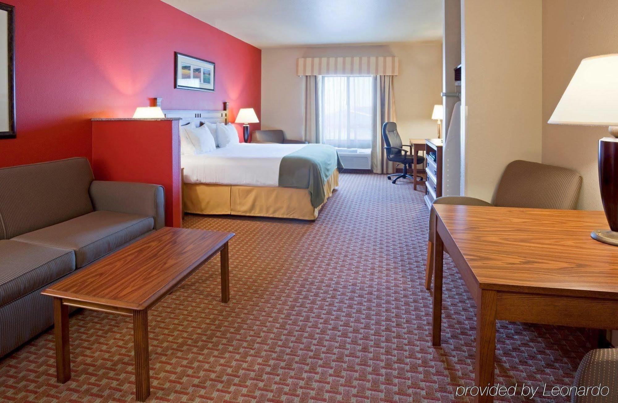 Baymont Inn & Suites By Wyndham סטרגיס מראה חיצוני תמונה