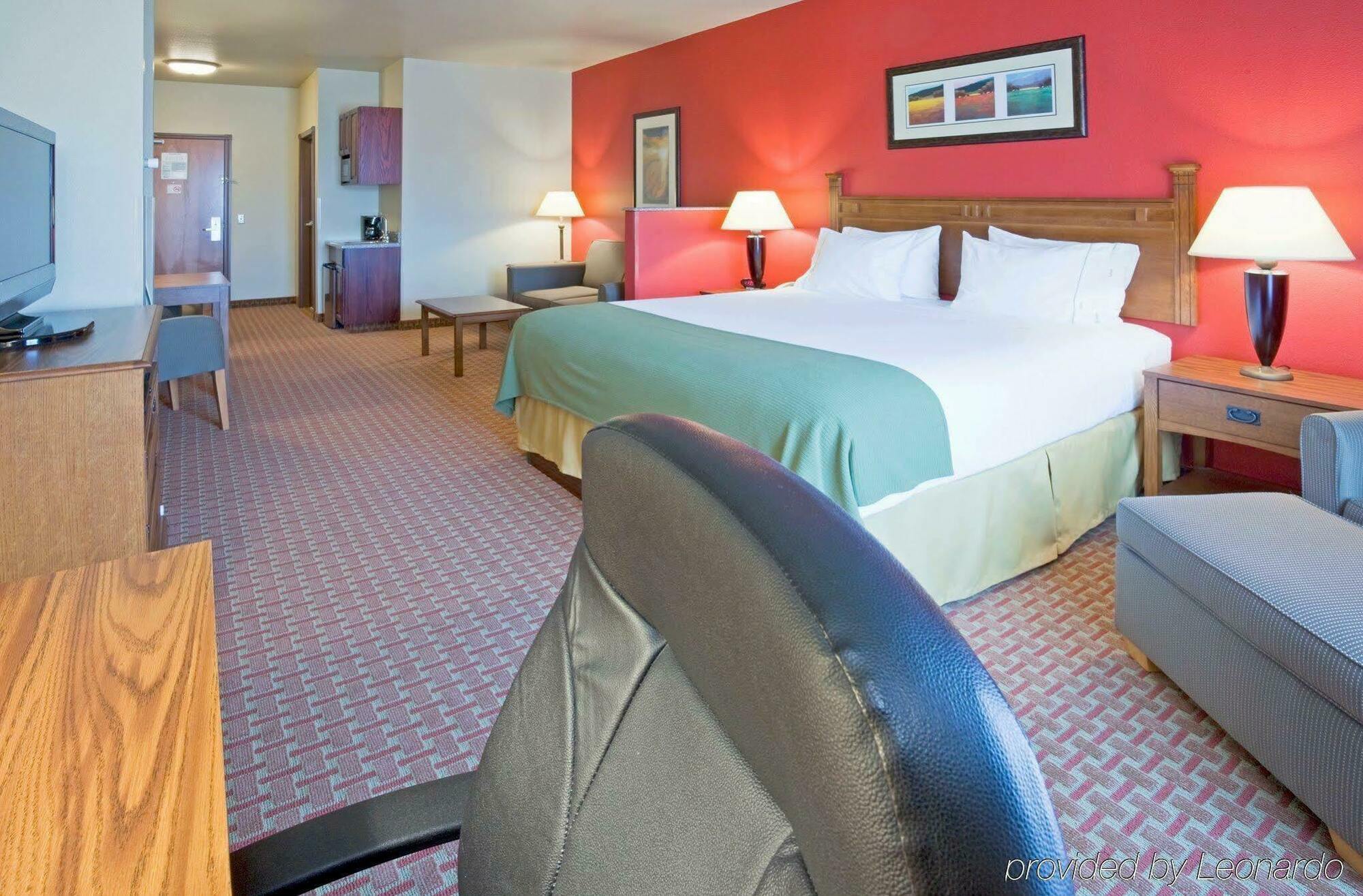 Baymont Inn & Suites By Wyndham סטרגיס מראה חיצוני תמונה